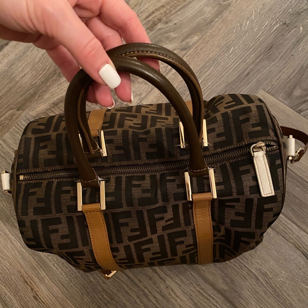 Fendi bag in great shape 💯 auth - Picture 3 of 6